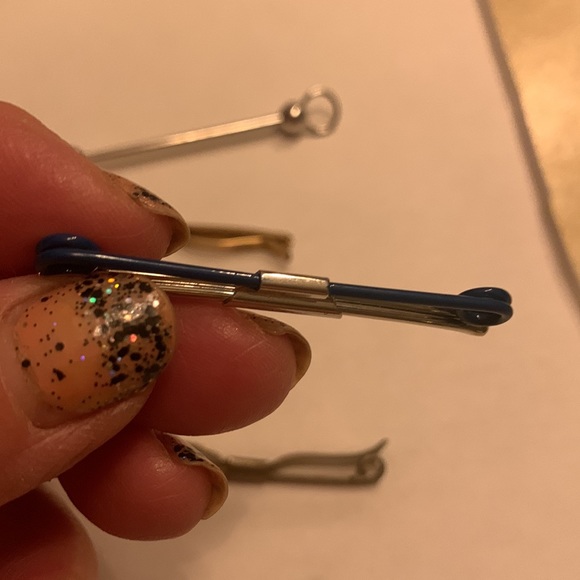 Vintage Men’s Jewelry Collection: 1 Collar Pin, 3 Collar. Bars, 1 Tie Bar - Picture 6 of 6